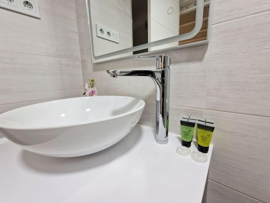 Seco Calle, Precisos Loft Super Equipado Cerca De Metro Pacifico Madrid Ngoại thất bức ảnh